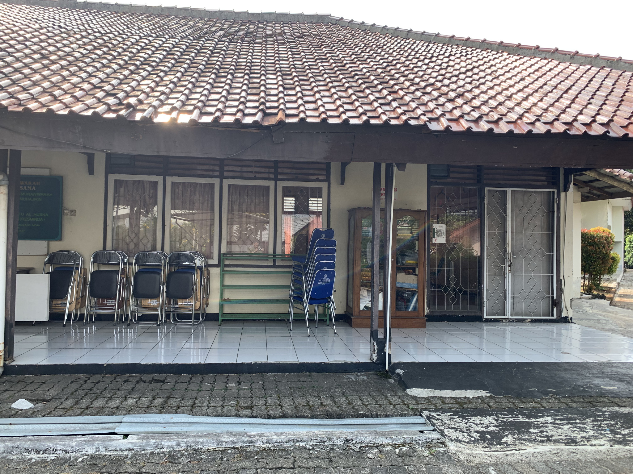 Fasilitas dan ruang sekretariat